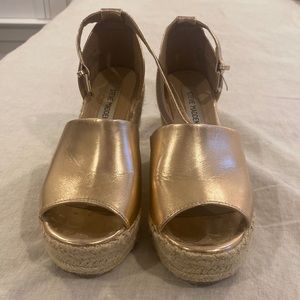 STEVE MADDEN rose gold wedge metallic